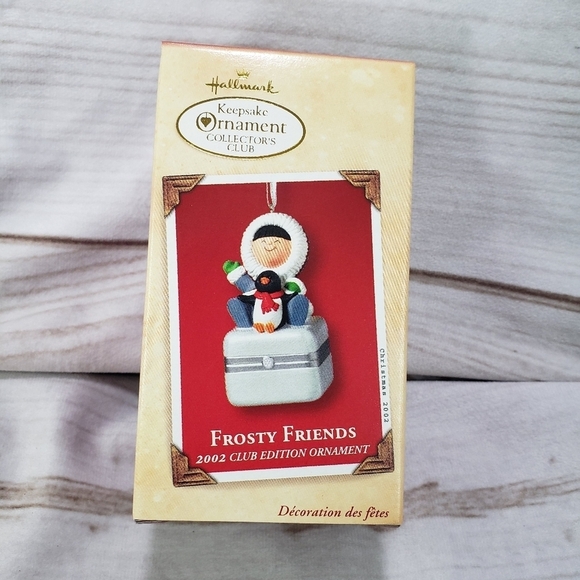 Hallmark Frosty Friends 2002 Ornament Trinket Box Eskimo Penguin With Box - Picture 1 of 12